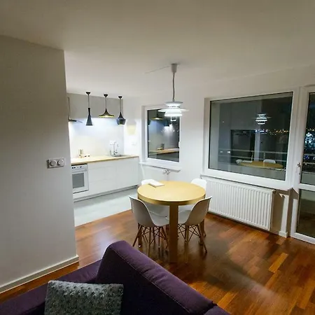 Breath Of The Old Castle Apartment